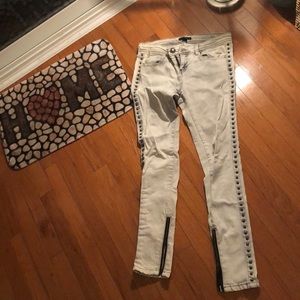 FUN... white denim jeans with stud embellishments